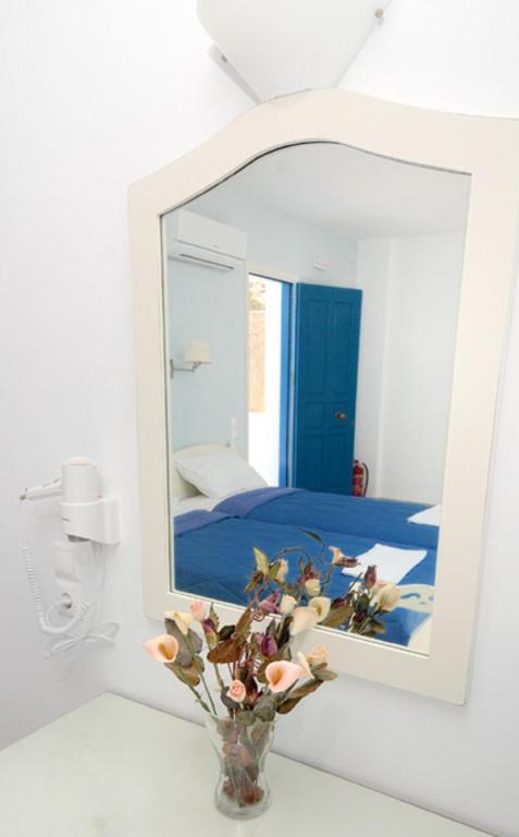 Dream Island Hotel Livadia  Room photo